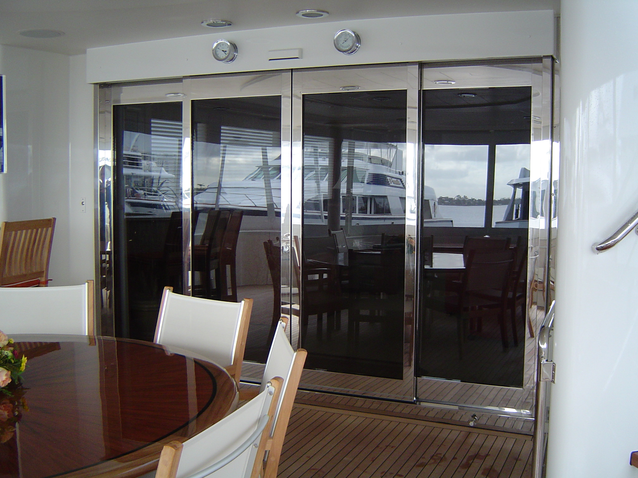 motor yacht automatic doors - dash door