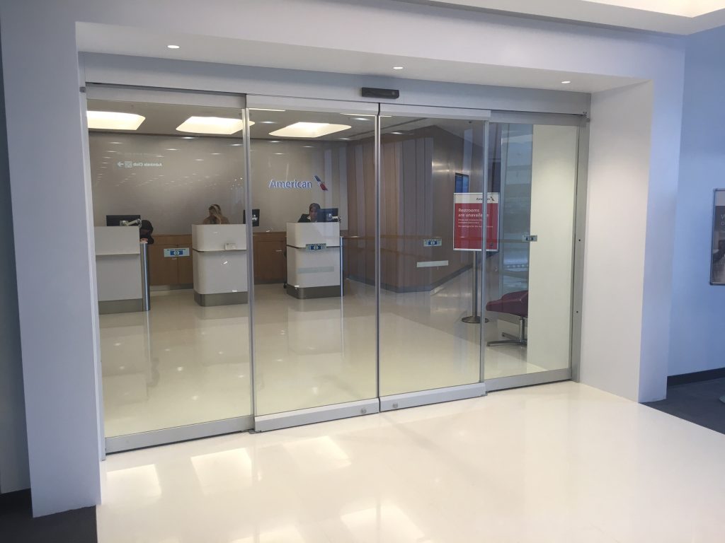 Record 5200 Series All Glass Sliding Door System Dash American Airlines Club At Mia Gate D15