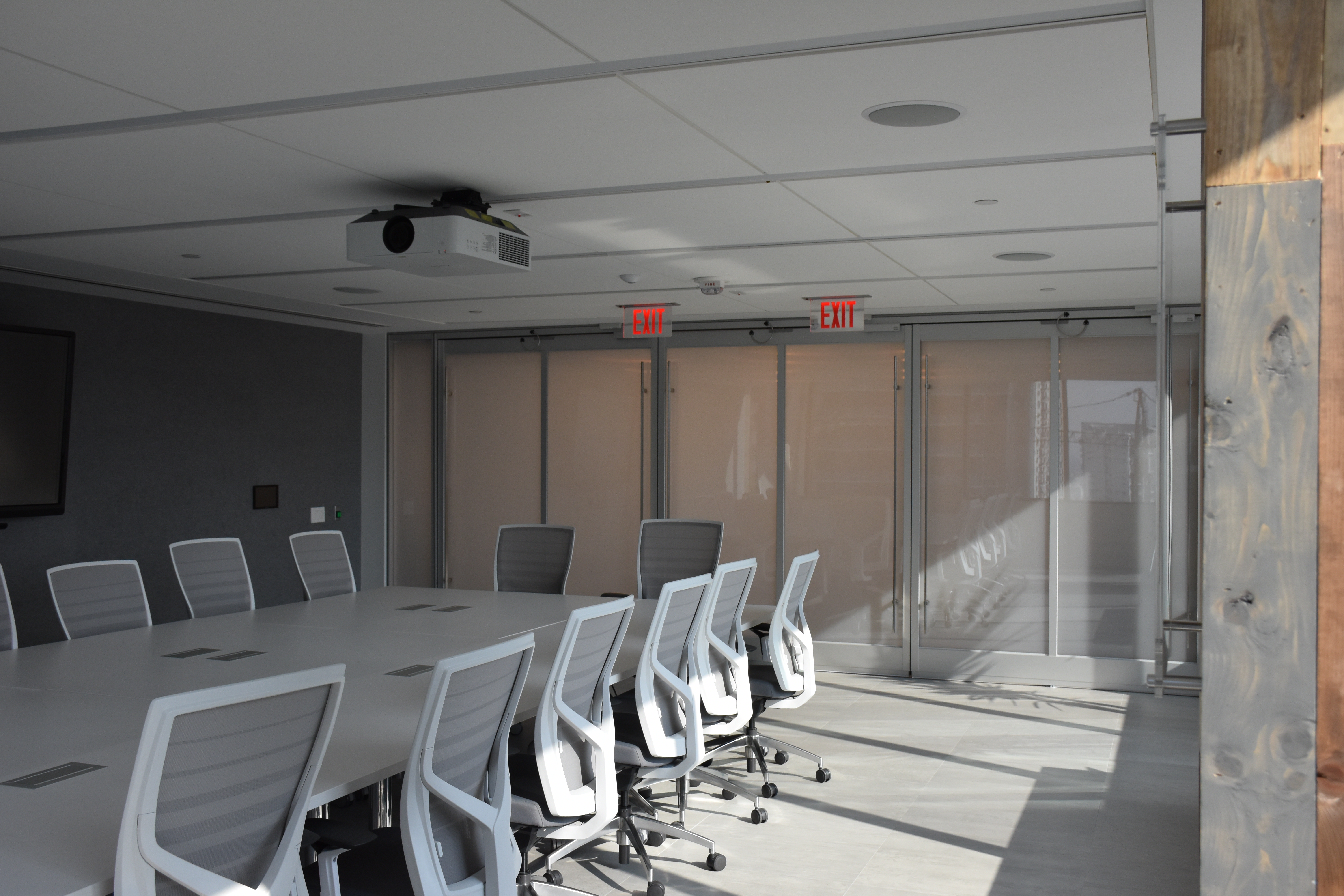 PrivacyVue™ Switchable Glass Off - Opaque