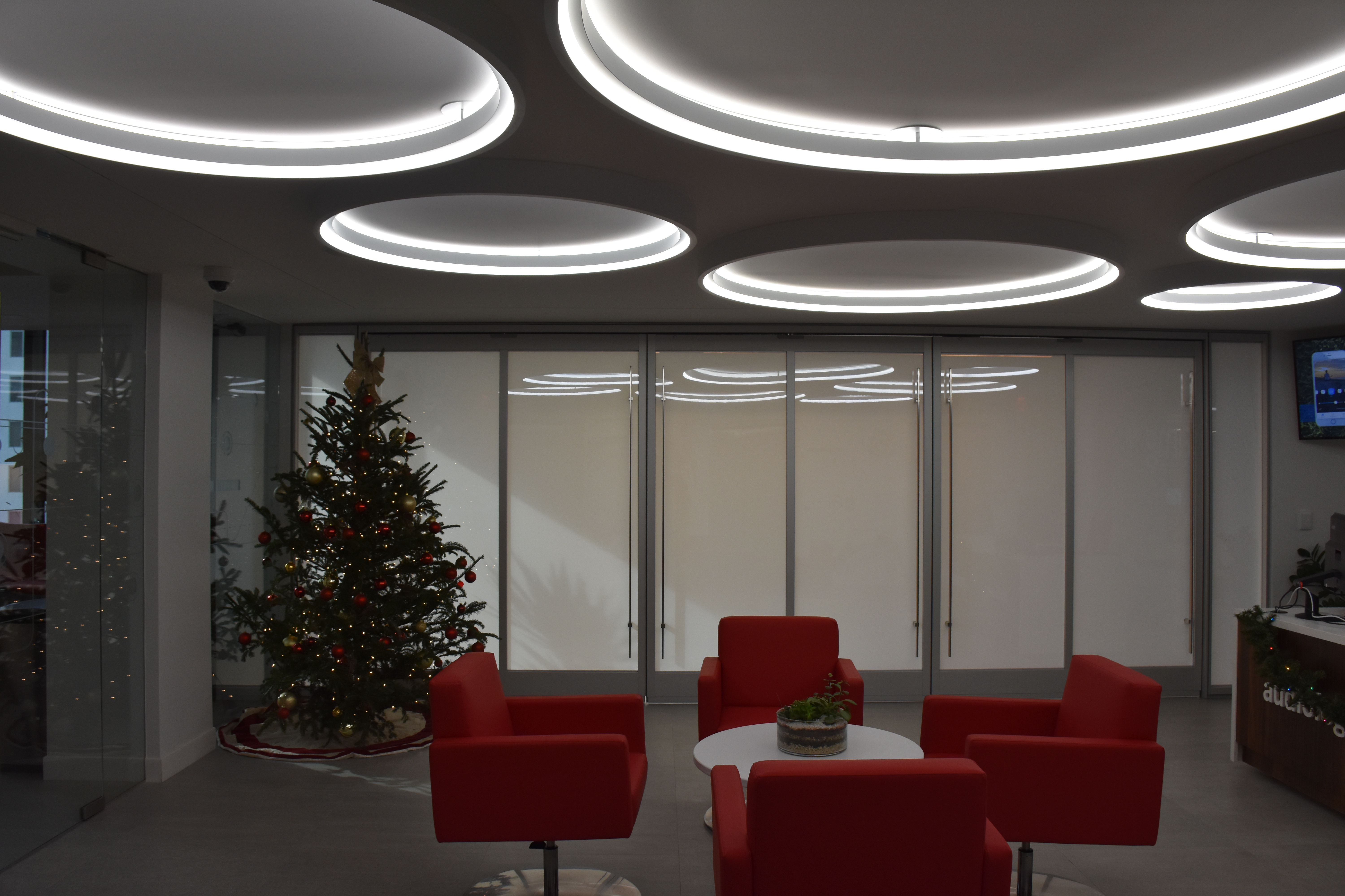PrivacyVue™ Switchable Glass Off - Opaque